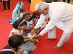 महानवमी पर राज्यपाल पटेल ने किया कन्या पूजन, प्रदेशवासियों की सुख-समृद्धि की कामना