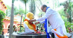 नशा मुक्त भारत के संकल्प के साथ राज्यपाल डेका ने की पदयात्रा