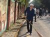 राज्यपाल डेका ने गांधी जयंती पर की साफ-सफाई