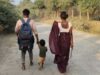 तीन साल के बेटे को लेकर 150 किमी पैदल चला झांसी का परिवार, मैहर पहुंचने की बताई वजह